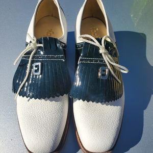 Womens golf shoes